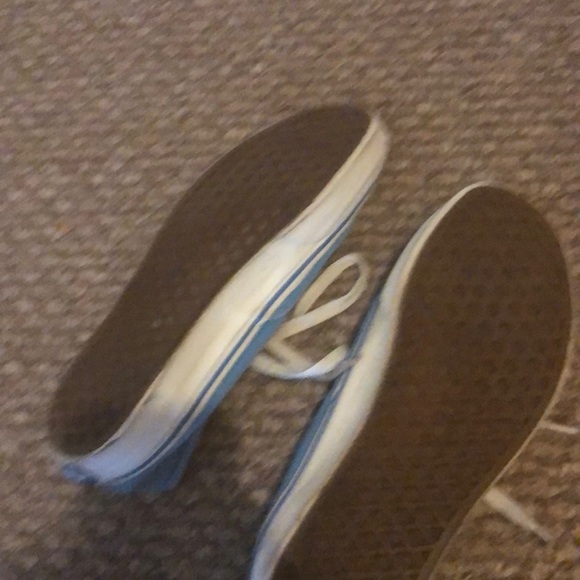 Vans - Picture 2 of 3